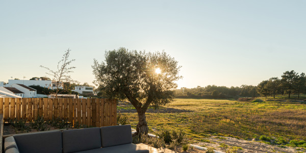 Comprar / Vender Casas Unifamiliares y Chalets en Corbera · con Jardín